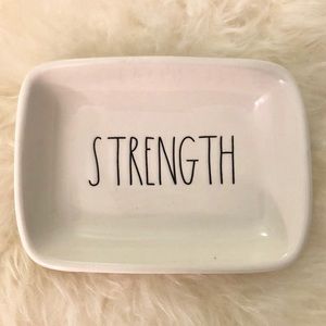 STRENGTH RAE DUNN DISH